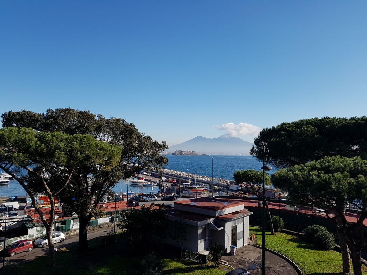Napoli Lungomare Caracciolo Mon Amour Exterior foto
