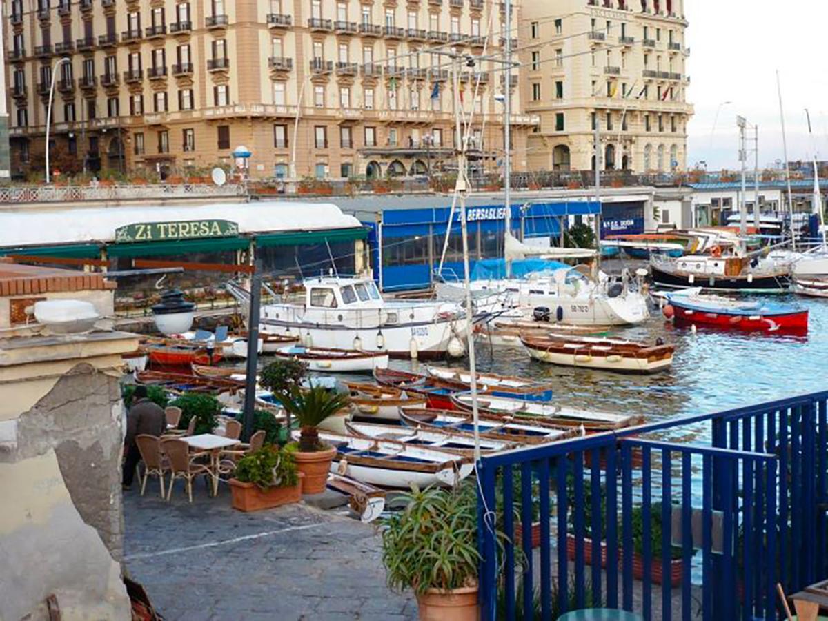 Napoli Lungomare Caracciolo Mon Amour Exterior foto