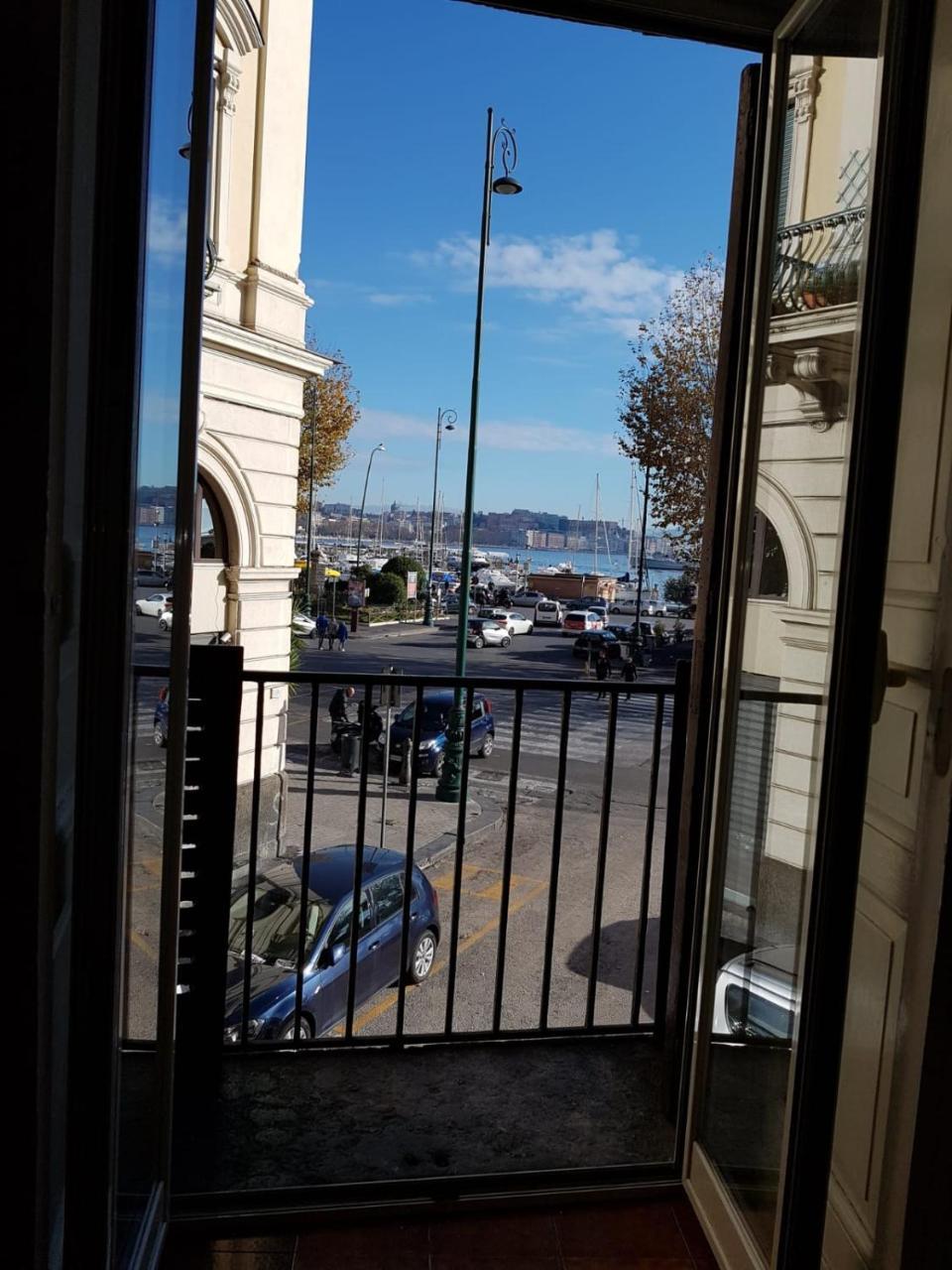 Napoli Lungomare Caracciolo Mon Amour Exterior foto